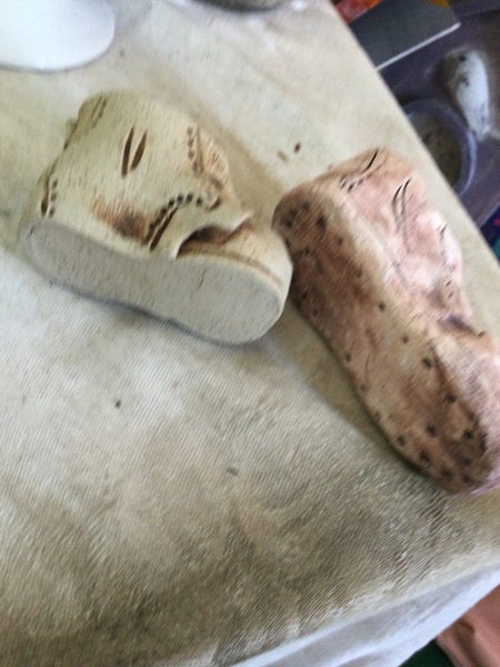 2 POTTERY SHOES READ Carousel 5