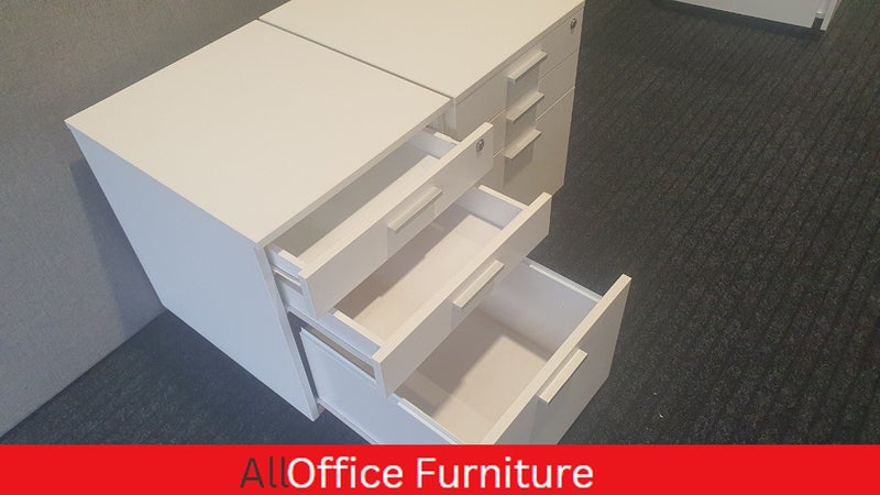 White Office Mobile / X2 Carousel 3
