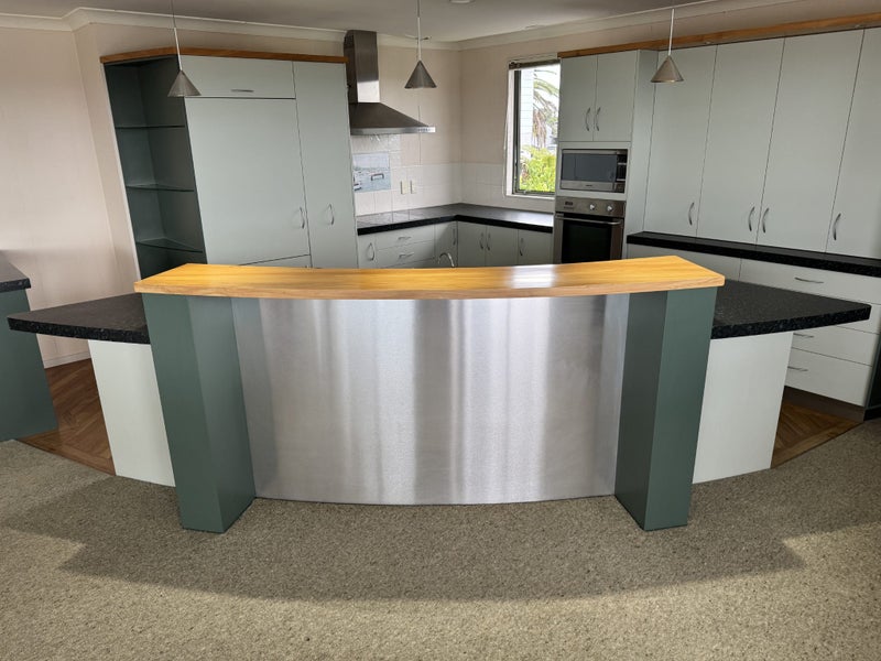 Large Complete Kitchen With Appliances, Sink, Tap, etc Carousel 2