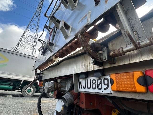 2006 Freightliner Century BLOWER TRUCK AND TRAI...62863273079554114
