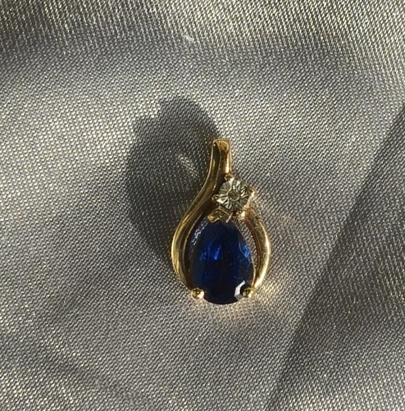 Gold Sapphire &Diamond Pendant Carousel 1
