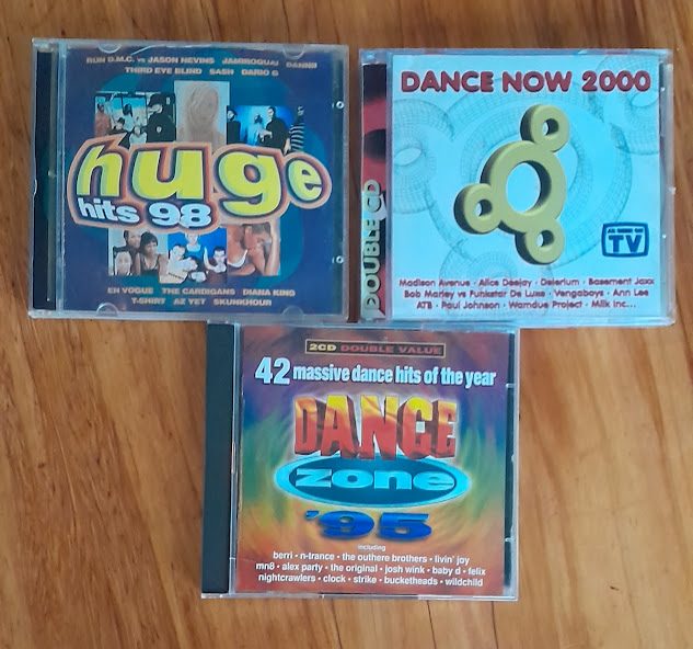 Dance hits from '95, 98 and 2000: 6 CDs Carousel 1