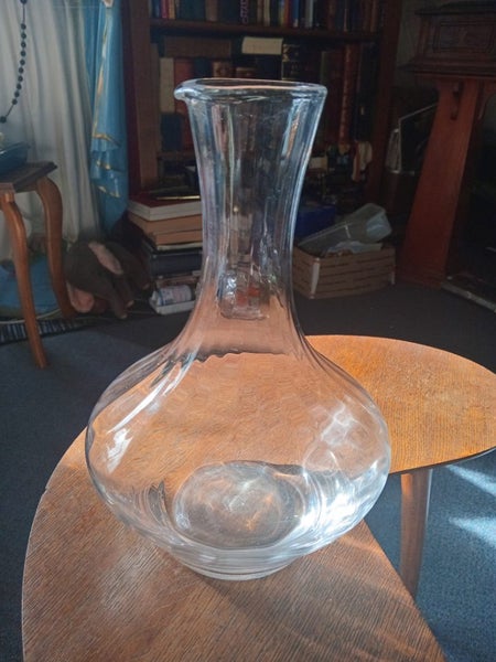 Wine Decanter Carousel 1