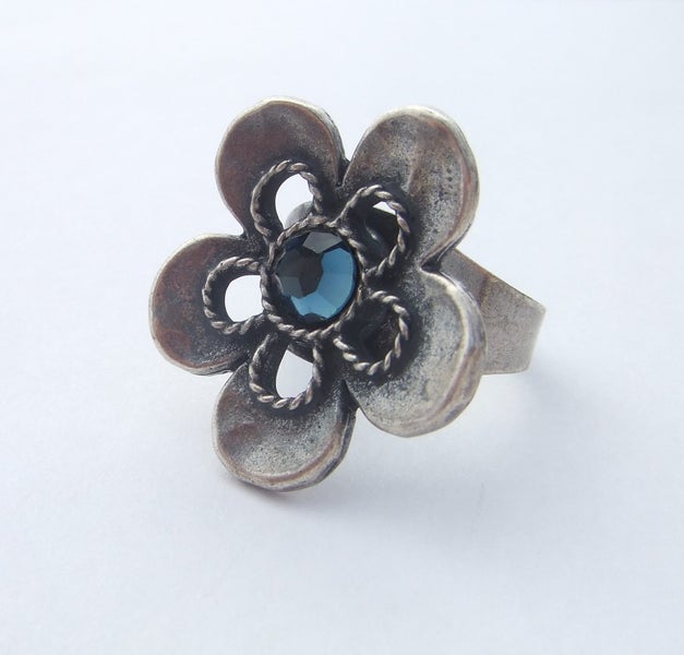 Lovely Flower Ring with Denim Blue Crystal Carousel 1