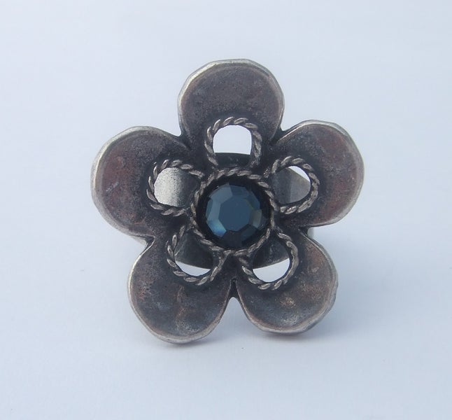 Lovely Flower Ring with Denim Blue Crystal Carousel 2