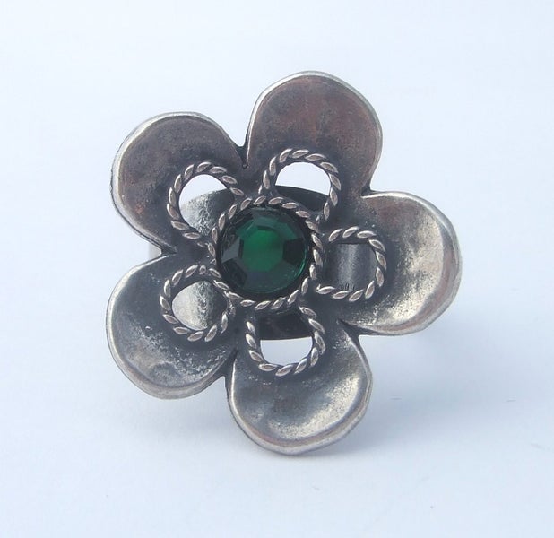 Israeli Pewter Flower Ring - Emerald Green Carousel 1