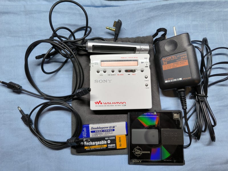 Sony MD Walkman - Portable MiniDisc Player - Silver - VGC (MZ-R900) Carousel 2