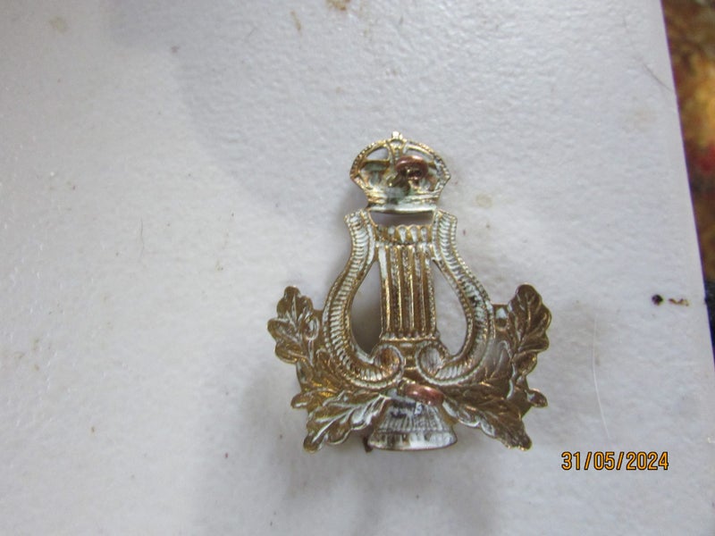 WWI/WWII TRADE BADGE Carousel 2