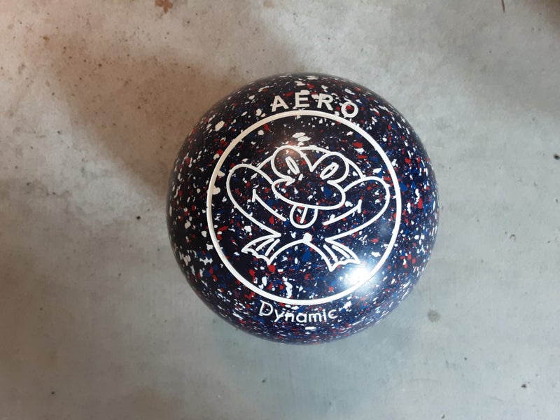 Lawn bowls (Size 3) Carousel 1