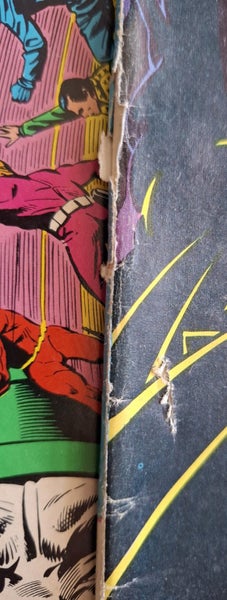 3 x comics - DC, Marvel, Planet Carousel 4