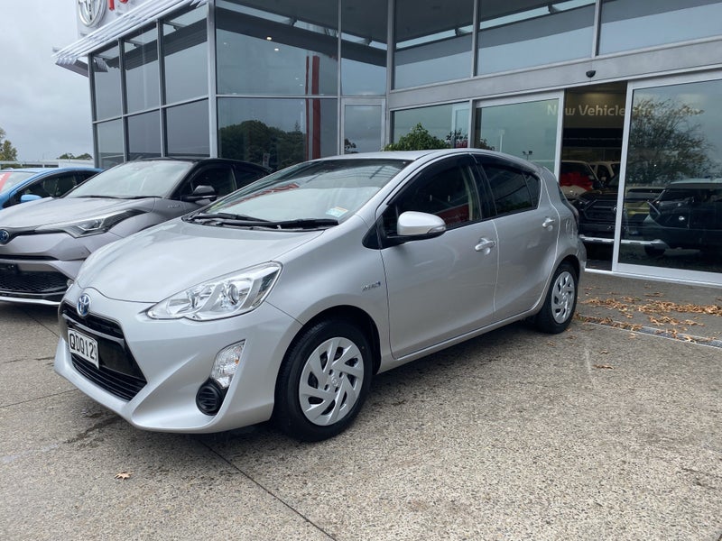 2016 Toyota Aqua 1.5P Hybrid S62863271709698114