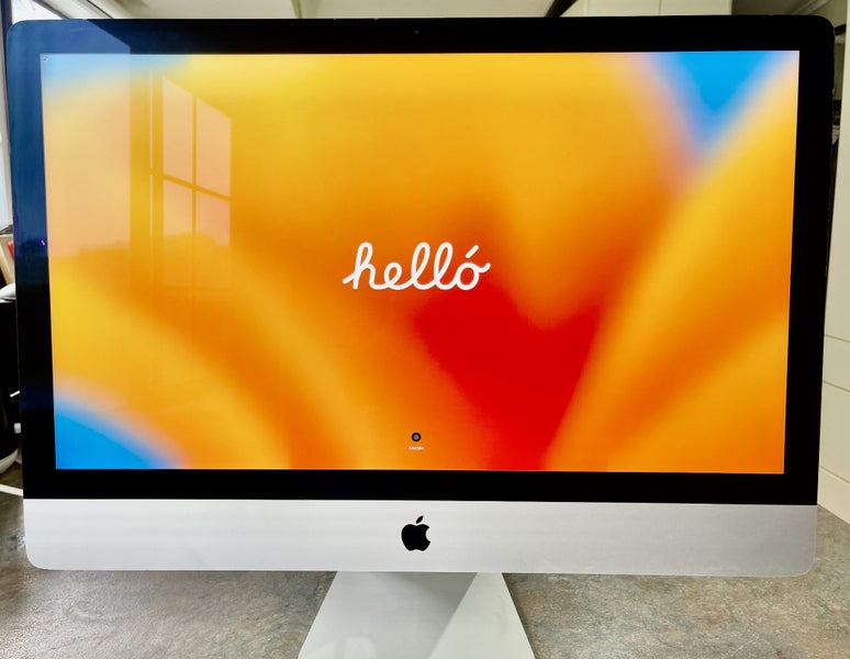 iMac 27” 5K Display 32 GB RAM 4TB SSD Storage Carousel 1