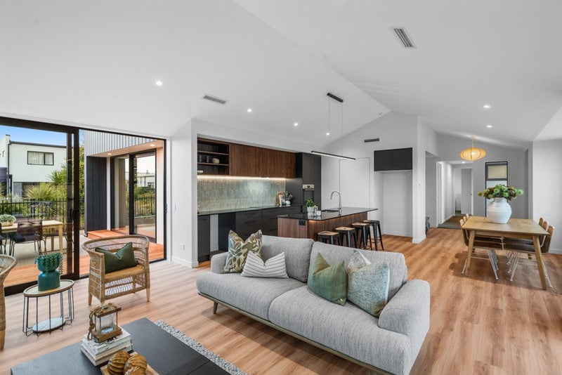 Stunning New Build - No Waiting62864798338562114