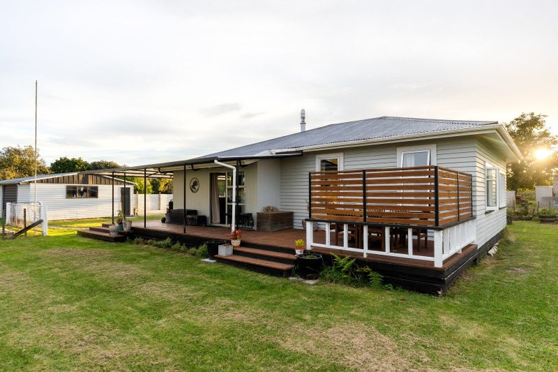 Image 3 of 25