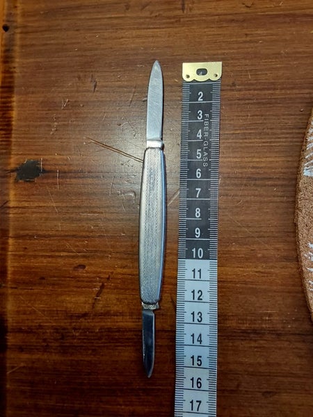 Lichfield (NZ) Specialists pocket knife Carousel 3