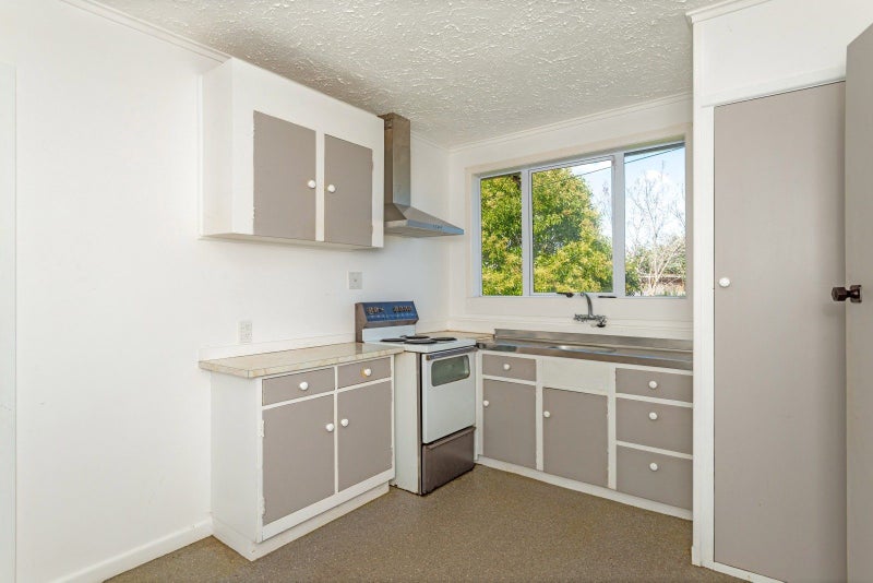 Image 2 of 27