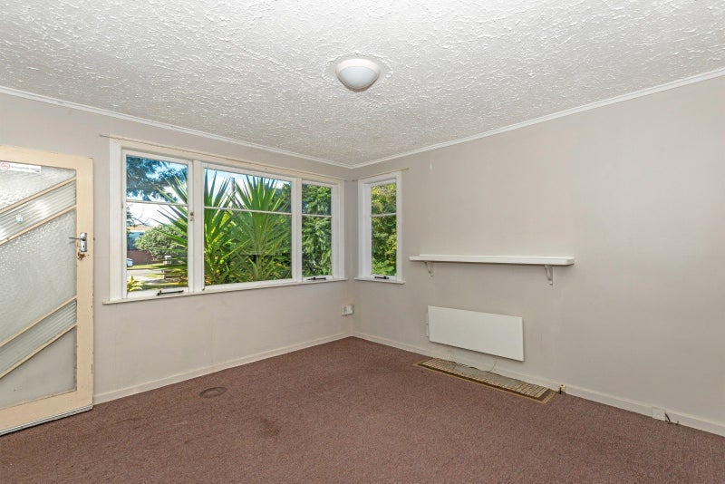 Image 3 of 27