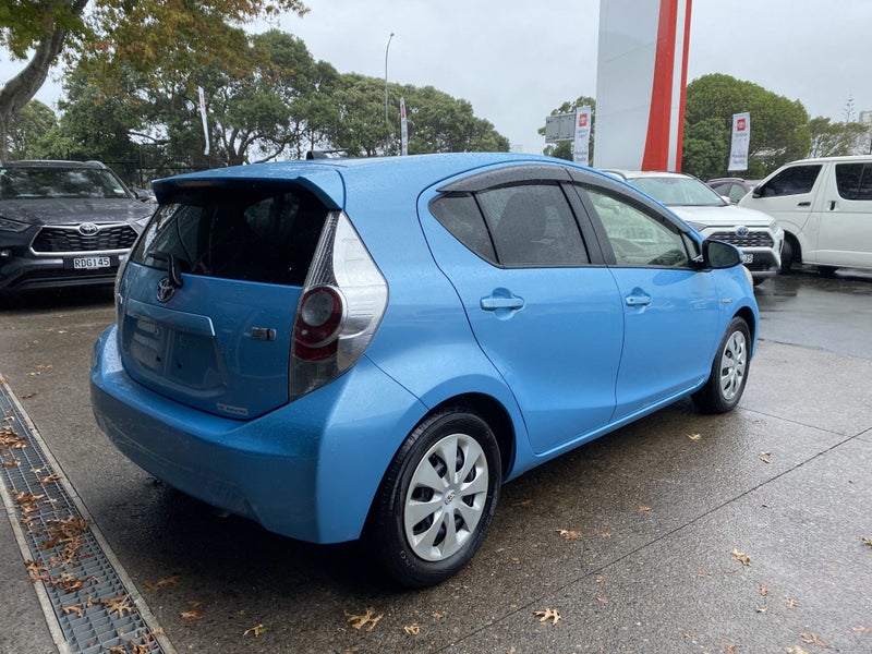 2013 Toyota Aqua 1.5 Hybrid S Hatch62865835532930111