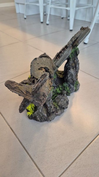 Sunken aeroplane aquarium decoration Carousel 2