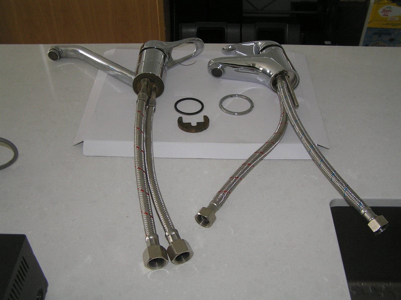 TWO FAUCETS Carousel 4