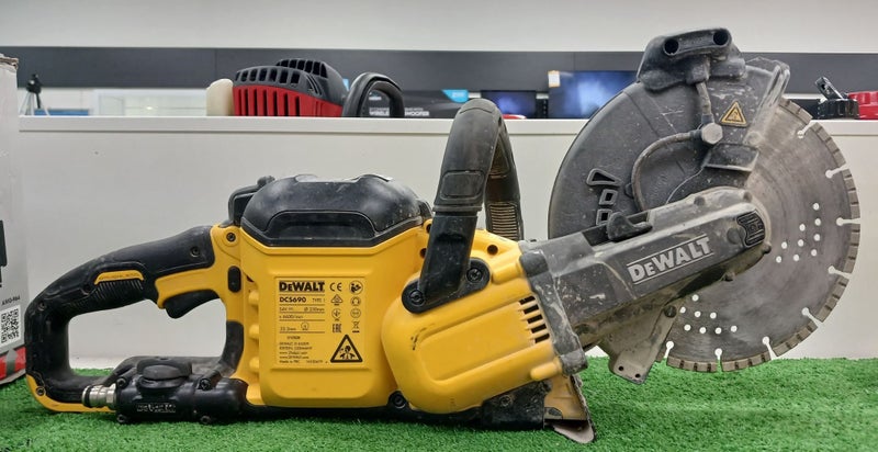 Dewalt 54V Flex Volt Cut Off Saw - 230mm - 2019 - DCS690-XR - A1699129-1 Carousel 2
