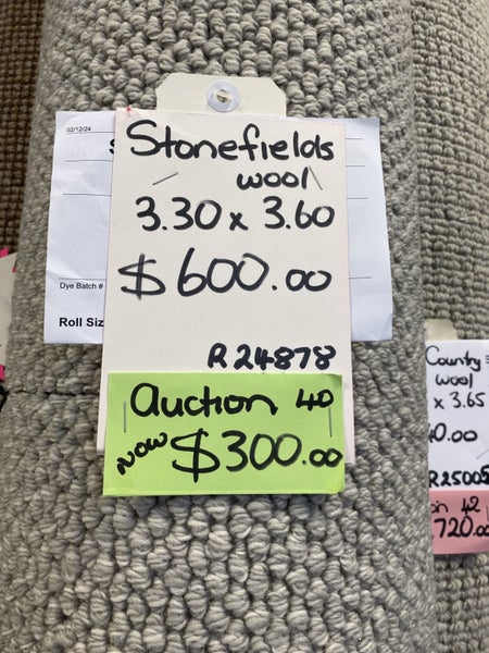 Auction 40- 3.30 x 3.60 metres Woolen cut pile carpet. Carousel 1