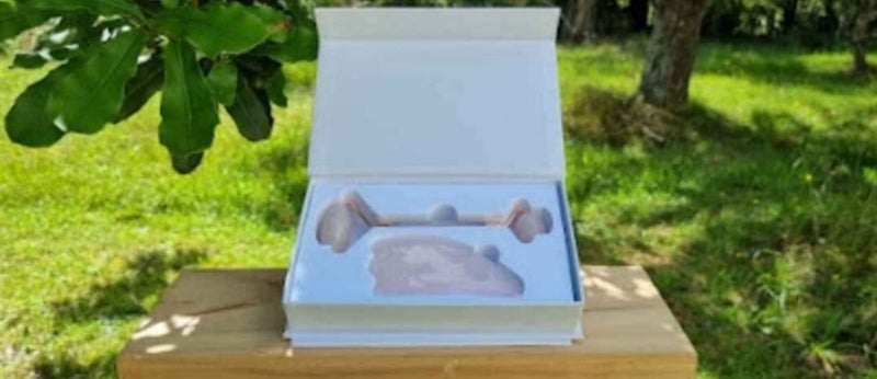 $1 res gua sha and face roller set Carousel 2