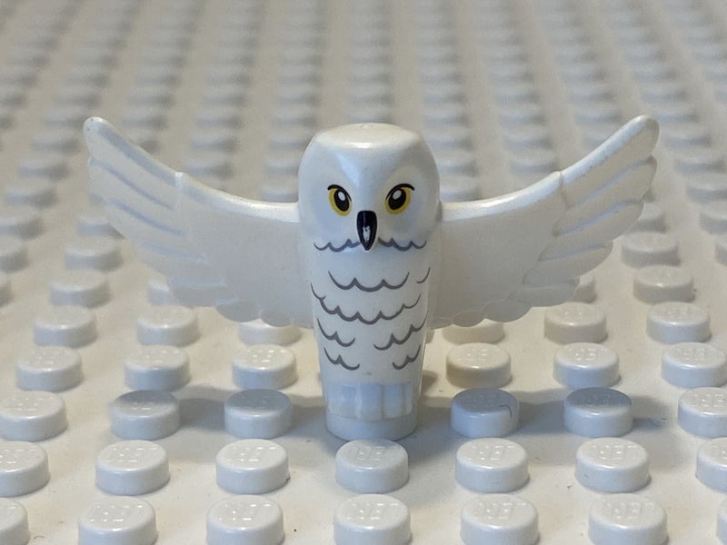 LEGO Hedwig Owl (spread wings) Carousel 1