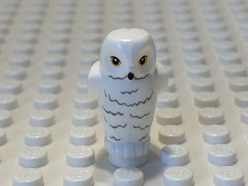LEGO Hedwig Owl Carousel 1