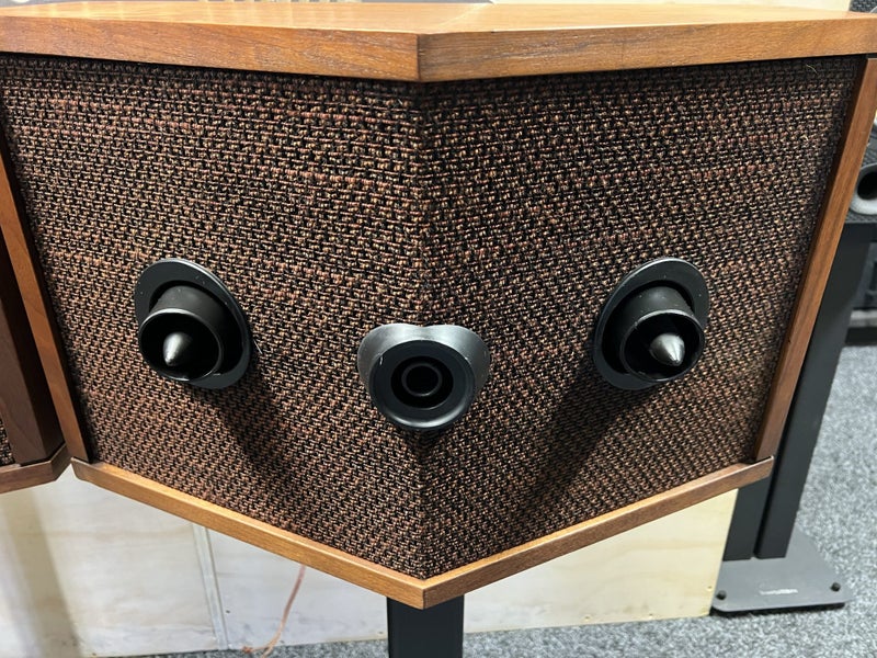 Bose 901 mk IV Speakers and Stands Carousel 2