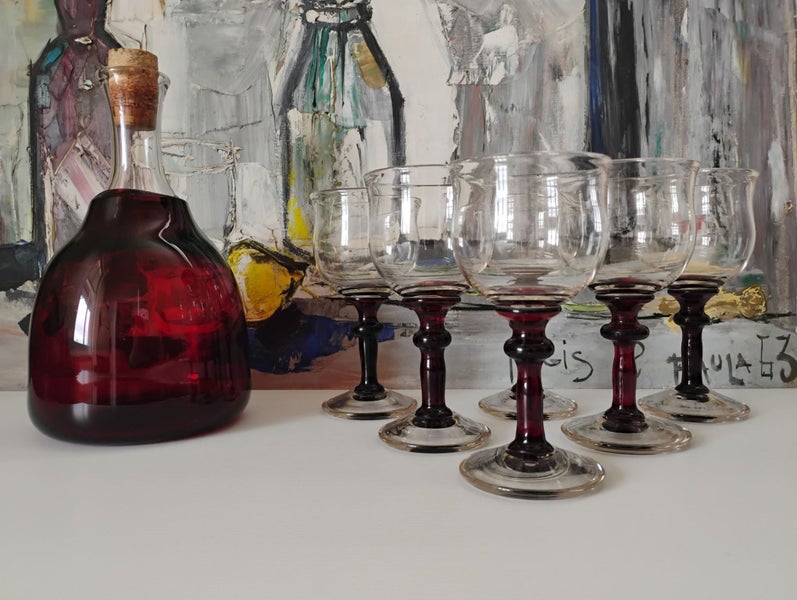 TONY KUEPFER DECANTER AND SIX WINE GLASSES Carousel 1