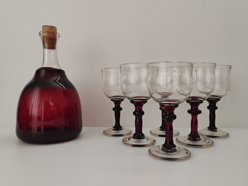 TONY KUEPFER DECANTER AND SIX WINE GLASSES Carousel 2