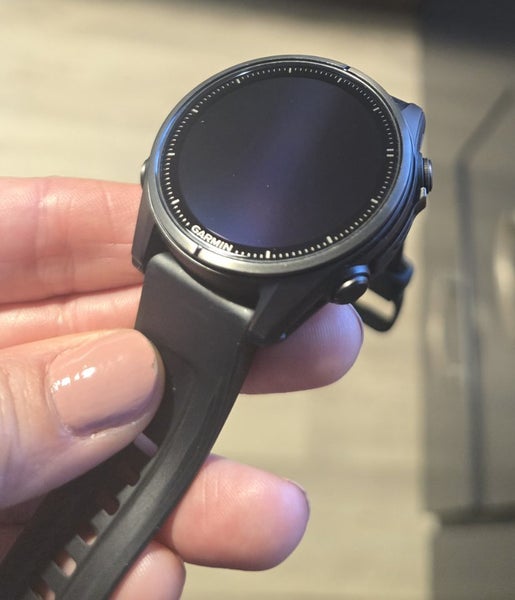 Garmin Sapphire Fenix 8 43mm Carousel 1