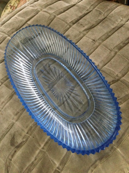 BLUE GLASS OVAL DISH Carousel 2