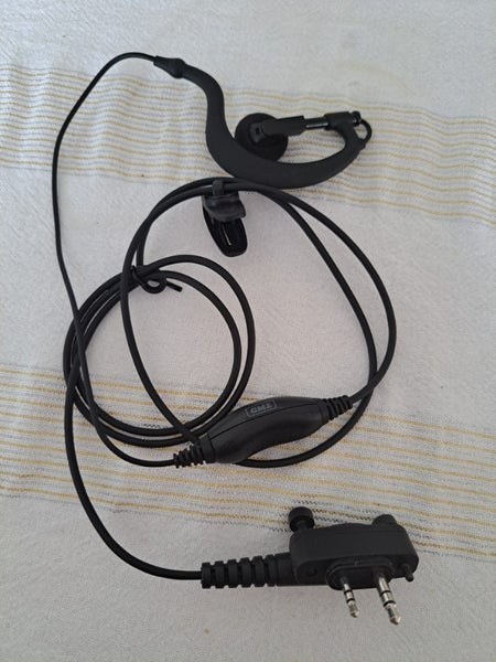 GME Earpiece Microphone Carousel 1