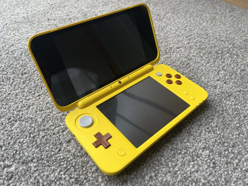 Pikachu 2DS XL + Pokemon Games & Others Carousel 2