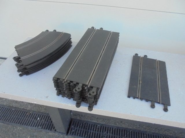 +-+- VINTAGE SCALEXTRIC TRACK SET - COMPLETE -+-+ Carousel 6