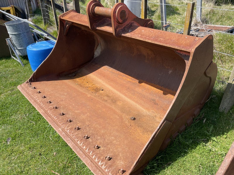 Excavator bucket62931720415619111