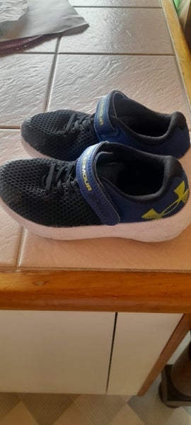 Under Amour shoes size 11k Carousel 2