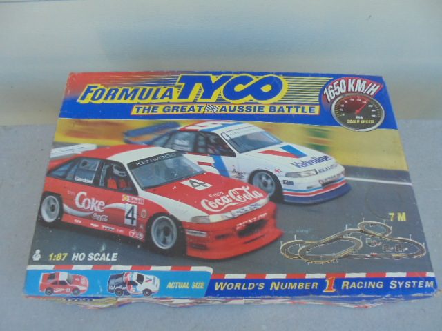 +-+- VINTAGE FORMULA TYCO - AUSTRALIAN V8 SUPERCARS FORD VS HOLDEN -+-+ Carousel 1