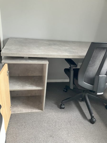 Desk Carousel 3