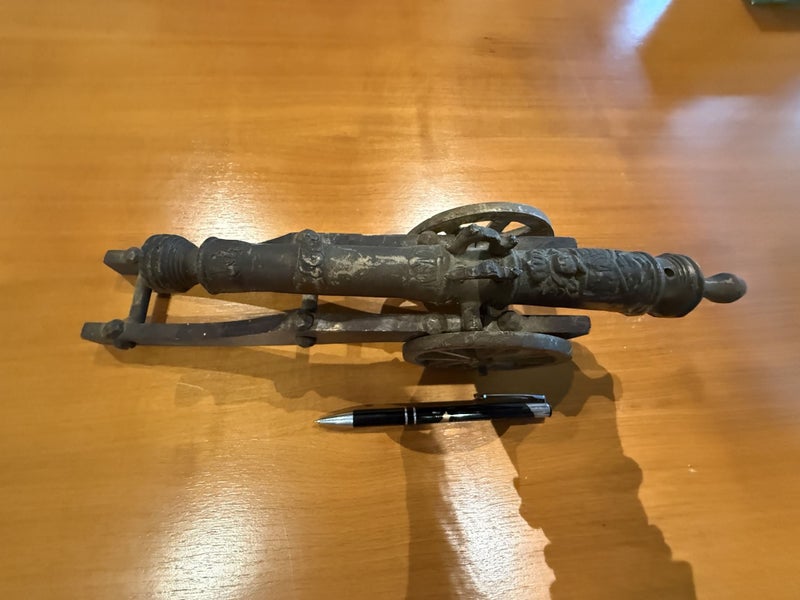 Brass Miniature Cannon on a Stand Carousel 1