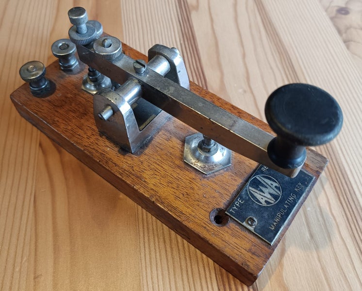 Australian Army Morse Code Key c1940 - AWA Manipulating Key Type R688B Carousel 1