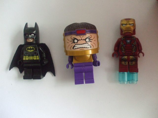 Lego Modok, Batman, Ironman Minifigures Carousel 1