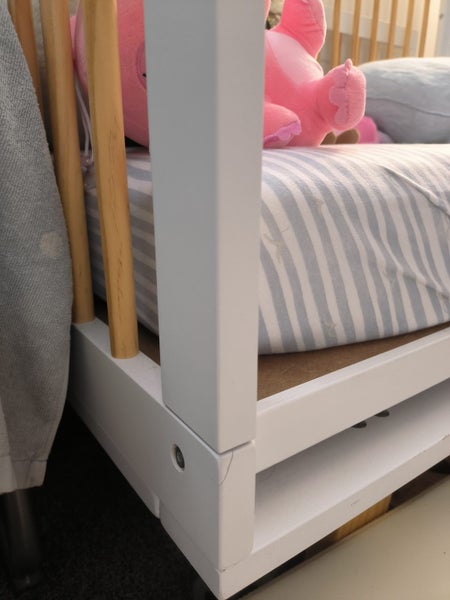 Mocka Aspen Classic Cot + Vale Cot Mattress – Barely Used Carousel 2