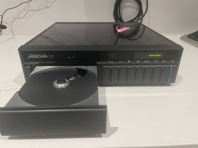 meridian 500 cd compact disc transport and 563 digital to analogue converter Carousel 1