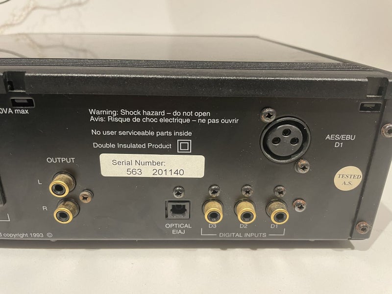 meridian 500 cd compact disc transport and 563 digital to analogue converter Carousel 7