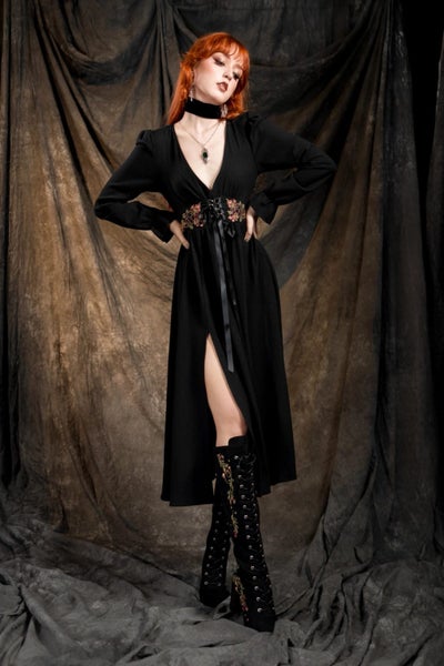 Restyle - Poisoned Petals - Cottagecore Gothic Midi Dress Carousel 9