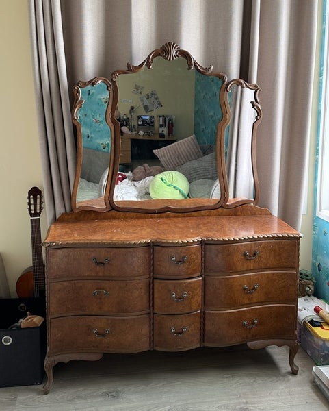 Solid Walnut Dressing table with Drawers Carousel 1