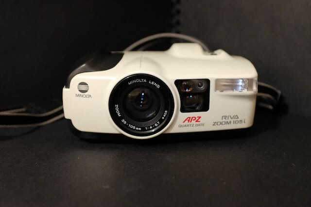 Unique Minolta Riva 105i Zoom APZ Point & Shoot Film Camera Carousel 2